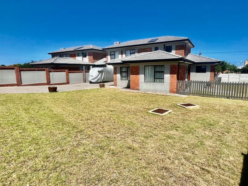 3 Bedroom Property for Sale in Fraaiuitsig Western Cape